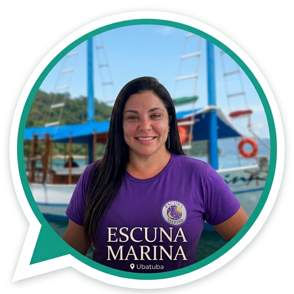 Jéssica, responsável pelo atendimento da Escuna Marina